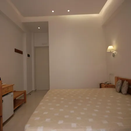 Zeus Hotell 2*