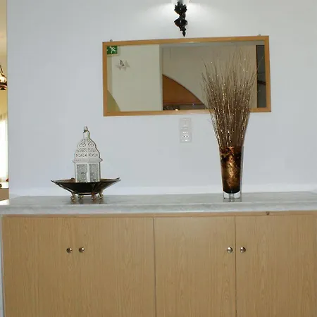 Zeus Hotel 2*
